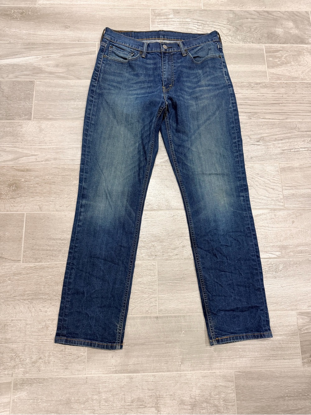 Levi’s 541 32x32 Men's Classic Straight Fit Jeans - Blue Distressed washed NWOT